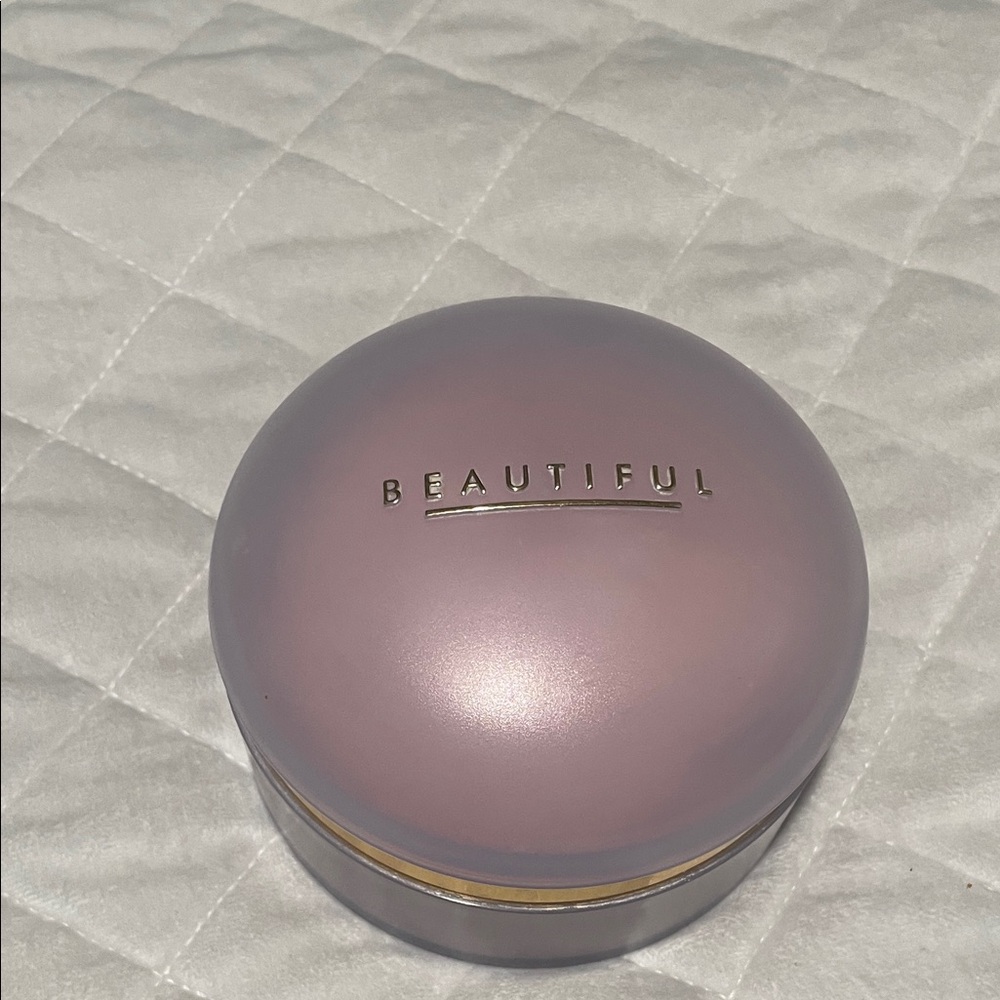 Estee Lauder Beautiful Setting Powder in Soft Purple